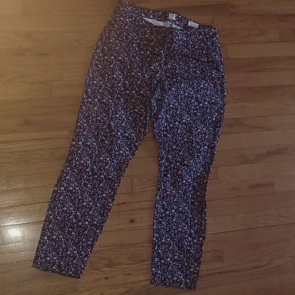 Gap for good skinny ankle in size 12 with stretch floral small print